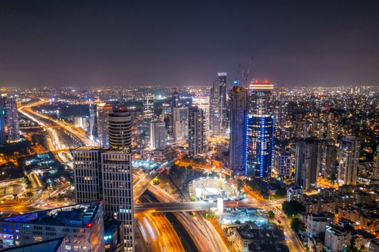 image that ilustrates CRM Integration with WordPress: Options and Benefits